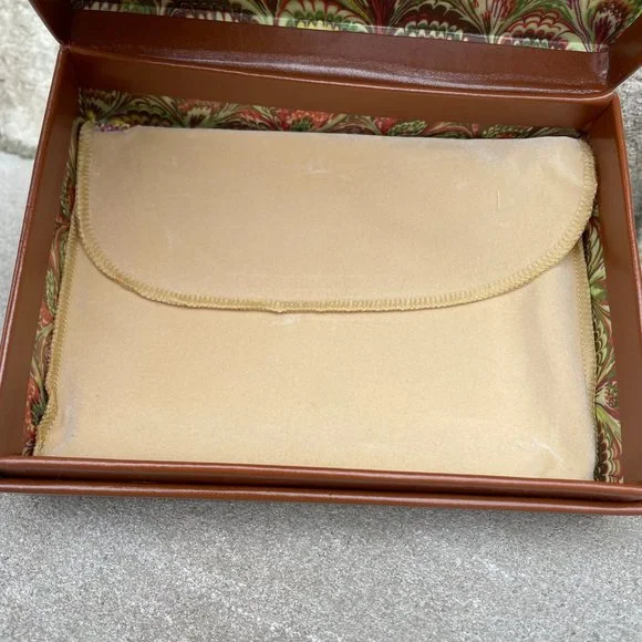 NIB DOONEY & BOURKE 1975 LEATHER WRISTLET Women's Brown Leather Wristlet - Picture 7 of 15